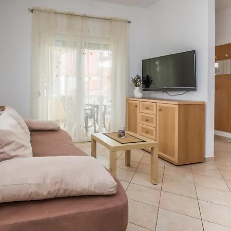 Apartament With A Parking Space - 19126 Vir